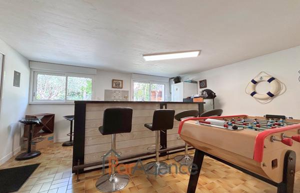 MAISON FAMILIALE 8 PIECES 220 M2 500 M PLAGE