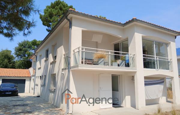 MAISON FAMILIALE 8 PIECES 220 M2 500 M PLAGE