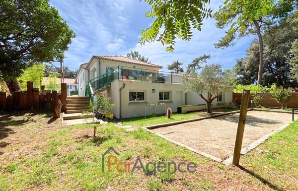 MAISON FAMILIALE 8 PIECES 220 M2 500 M PLAGE