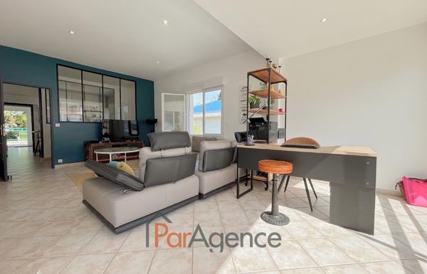 MAISON FAMILIALE 8 PIECES 220 M2 500 M PLAGE