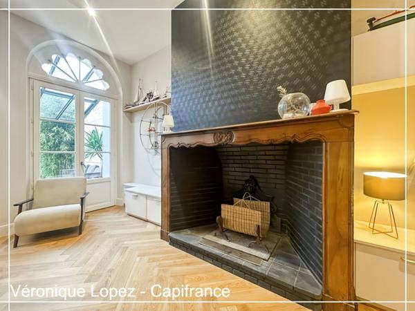 Agen, cœur de ville, superbe maison en pierre de 266 m² entièrement rénovée, jardin, piscine, atelier, garage 5 voitures