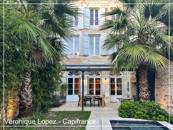 Agen, cœur de ville, superbe maison en pierre de 266 m² entièrement rénovée, jardin, piscine, atelier, garage 5 voitures