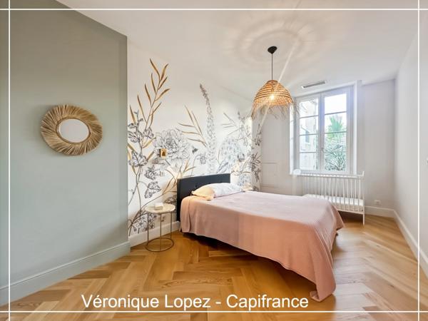 Agen, cœur de ville, superbe maison en pierre de 266 m² entièrement rénovée, jardin, piscine, atelier, garage 5 voitures