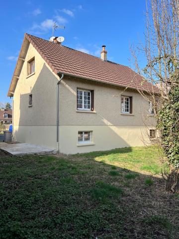 Maison traditionnelle sur terrain 1267 m2