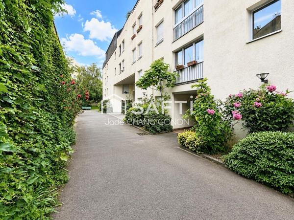 DERNIERS ÉTAGES – TERRASSE 38 M² – VUE PLEIN CIEL – TRÈS LUMINEUX – CALME ABSOLU