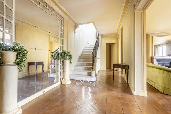 Paris 8ème, Appartement 3 Chambres -  252 m² à vendre