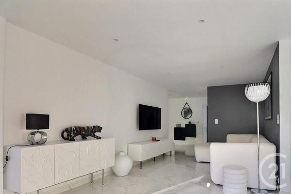 Appartement F4 à vendre  4 pièces - 83,10 m2 ST RAPHAEL - 83
