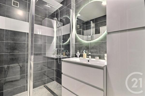 Appartement F4 à vendre  4 pièces - 83,10 m2 ST RAPHAEL - 83