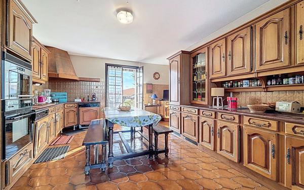 Maison à vendre    6 pièces • 139 m2 Saint-Pierre-d'Irube