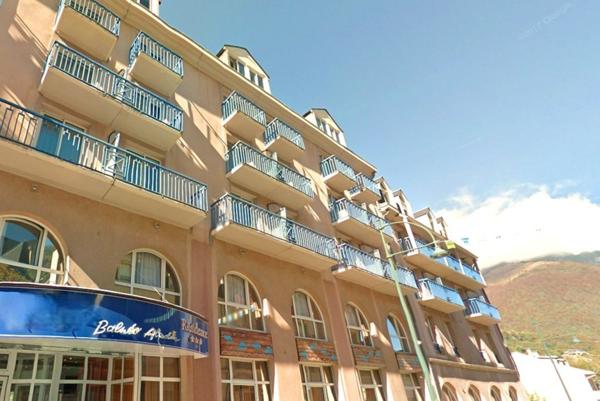 INVESTISSEMENT LOCATIF  CAUTERETS  Résidence de tourisme AppartHotel Garden & City  7,68% de rentabilité