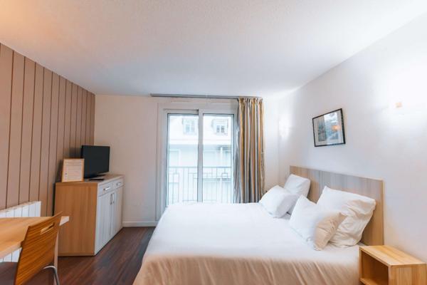 INVESTISSEMENT LOCATIF  CAUTERETS  Résidence de tourisme AppartHotel Garden & City  7,68% de rentabilité