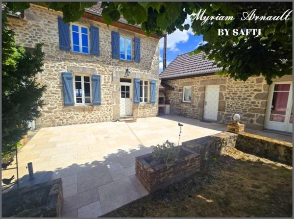 Maisons en pierre 4 chambres Grange Piscine Puits Annexes