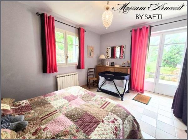 Maisons en pierre 4 chambres Grange Piscine Puits Annexes