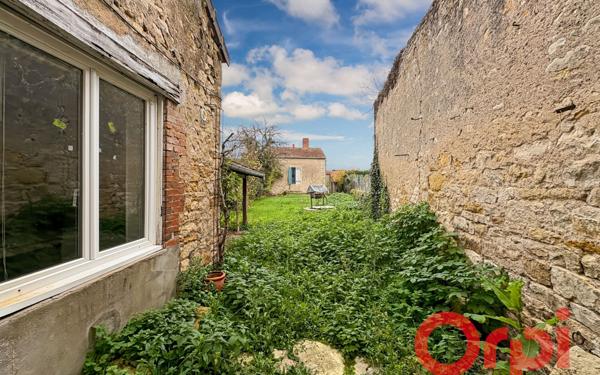 Maison à vendre    3 pièces •  Bruère-Allichamps