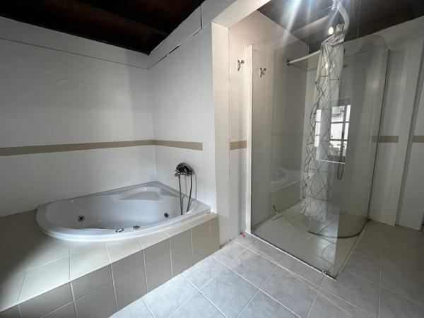 Sarrant (32120) Maison de village 107 m² - 3 chambres avec jardin au cœur de Sarrant