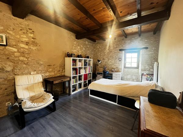 Sarrant (32120) Maison de village 107 m² - 3 chambres avec jardin au cœur de Sarrant
