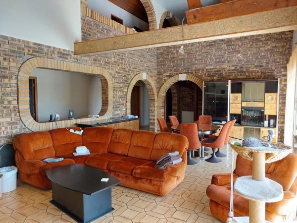 A 7min de GOURNAY EN BRAY, maison familiale de 177m² avec plain-pied de vie offrant une jolie vue.