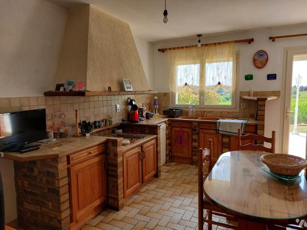 A 7min de GOURNAY EN BRAY, maison familiale de 177m² avec plain-pied de vie offrant une jolie vue.