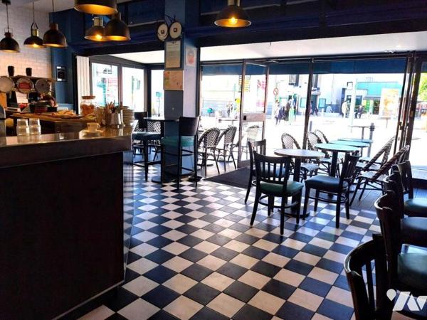 ARCUEIL A VENDRE LOCAL COMMERCIAL LOUE ET UN APPARTEMENT 