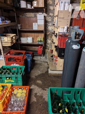 ARCUEIL A VENDRE LOCAL COMMERCIAL LOUE ET UN APPARTEMENT 