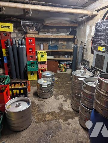 ARCUEIL A VENDRE LOCAL COMMERCIAL LOUE ET UN APPARTEMENT 