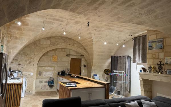 Appartement à vendre    2 pièces • 212 m2 Beaucaire