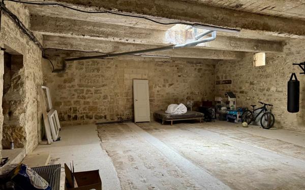 Appartement à vendre    2 pièces • 212 m2 Beaucaire