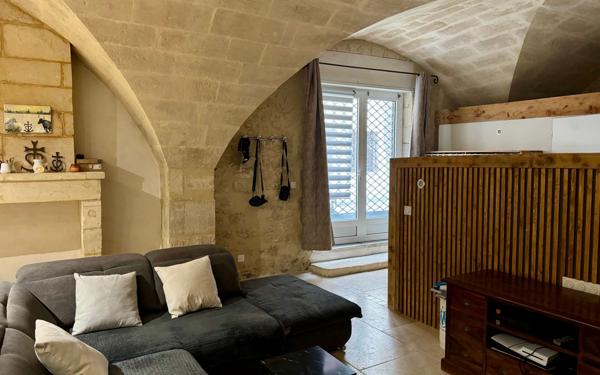 Appartement à vendre    2 pièces • 212 m2 Beaucaire