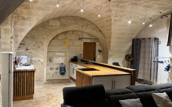 Appartement à vendre    2 pièces • 212 m2 Beaucaire