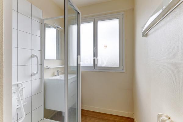 Aubiere centre, appartement t4 avec garage et chauffage ind