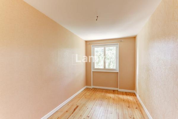 Aubiere centre, appartement t4 avec garage et chauffage ind