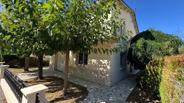 BERGERAC – Maison familiale de 174 m² avec garage, terrain 390 m²