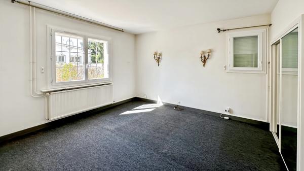 BERGERAC – Maison familiale de 174 m² avec garage, terrain 390 m²