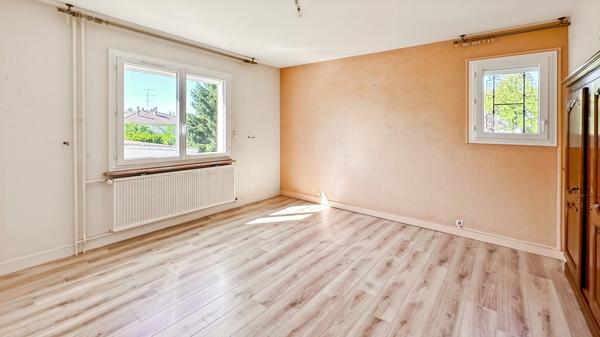 BERGERAC – Maison familiale de 174 m² avec garage, terrain 390 m²