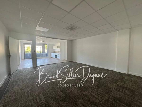 Bureaux à vendre Grand Annecy – 215 m² avec terrasse, 9 parkings et accès A41