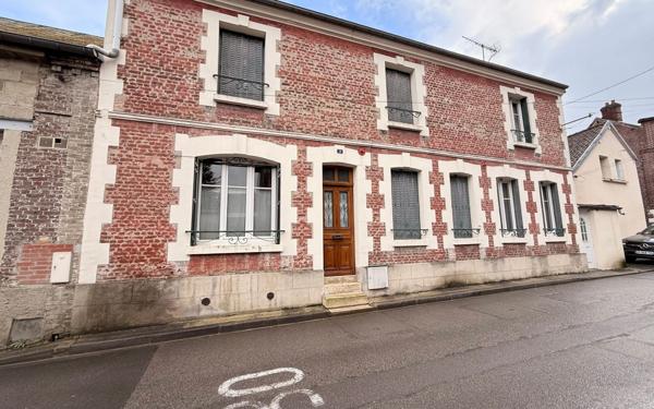 Maison à vendre    5 pièces • 170 m2 Laon