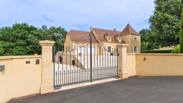 Maison Boulazac Isle Manoire 6 pièces 190 m2