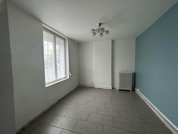 Maison 2 chambres proche gare des bus et leclerc
