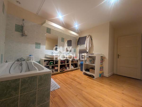 PONT-DU-CHATEAU - MAISON DE VILLE 180 M2 - 3 CHAMBRES