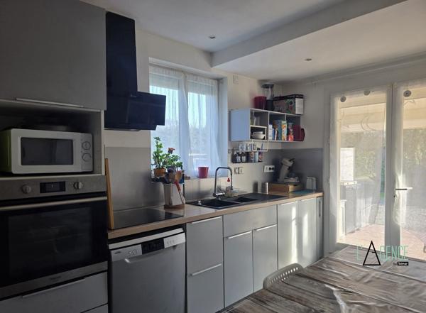 Mérignac Quartier Pichey/Le Chut : À découvrir sans tarder, spacieuse maison familiale de 139 m² avec piscine et grand terrain, dans un secteur stratégique !
