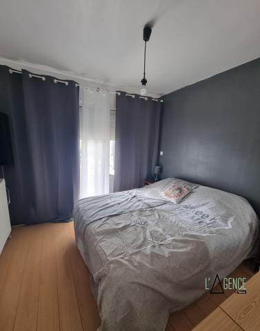 Mérignac Quartier Pichey/Le Chut : À découvrir sans tarder, spacieuse maison familiale de 139 m² avec piscine et grand terrain, dans un secteur stratégique !