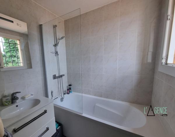 Mérignac Quartier Pichey/Le Chut : À découvrir sans tarder, spacieuse maison familiale de 139 m² avec piscine et grand terrain, dans un secteur stratégique !