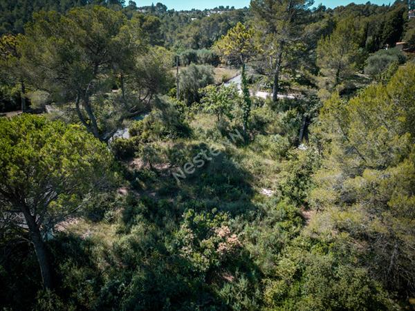 Terrain constructible 1323 m², PC 213 m², piscine