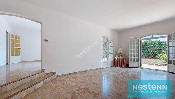 Maison Istres 7 pièce(s) 168 m2, 5 chambres dont 3 au rdc, jardin et double garage