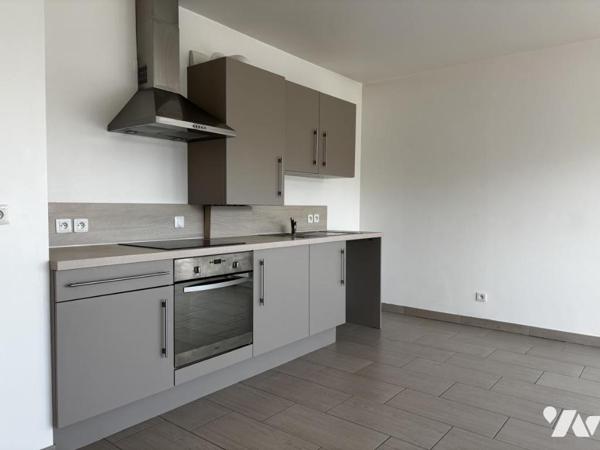 APPARTEMENT BALCON ET STATIONNEMENT