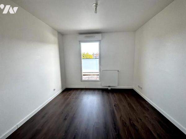 APPARTEMENT BALCON ET STATIONNEMENT