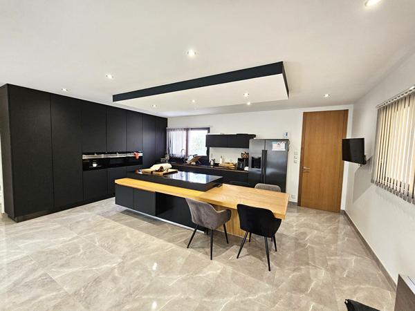 Maison 6 pièces 222.24 m2