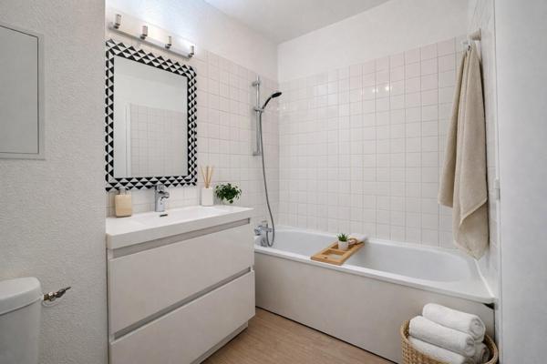 La Bastide, pierre et lumière, parking inclus