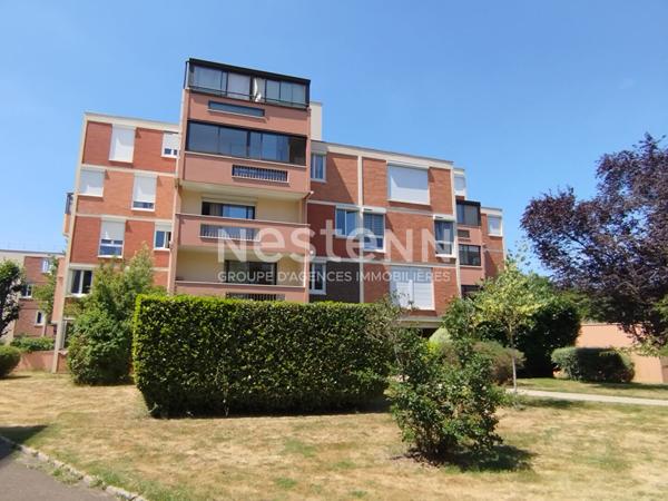 A VENDRE Guyancourt Bois de la Grille beau 5 pièces 105m² en étage avec ascenseur et balcon