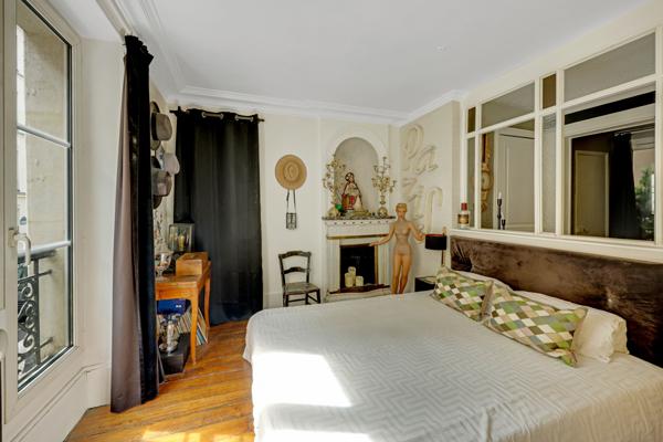 Paris (75006) ST-GERMAIN - 2 PIECES Véritable cocon